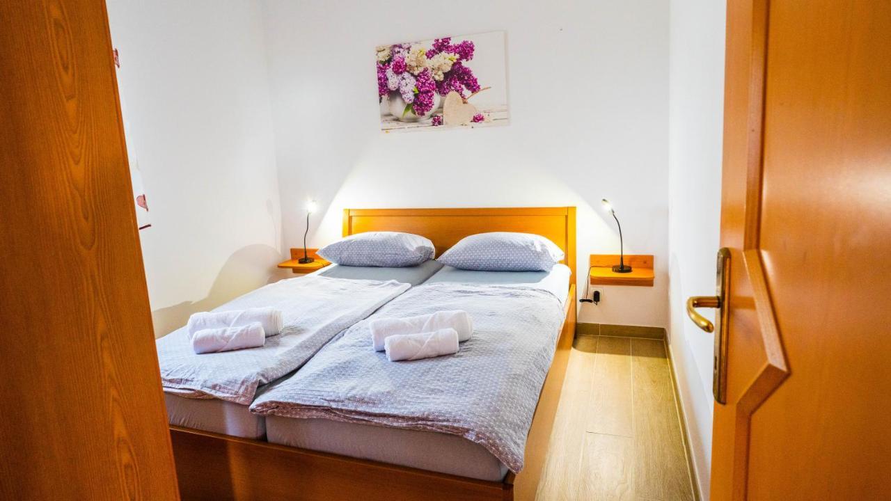 Apartma Tri Oljke Dobrovo Extérieur photo
