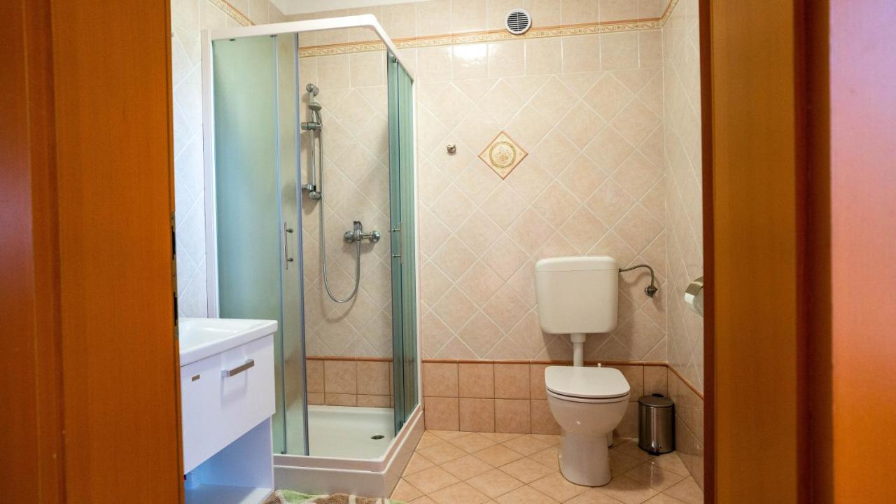 Apartma Tri Oljke Dobrovo Extérieur photo